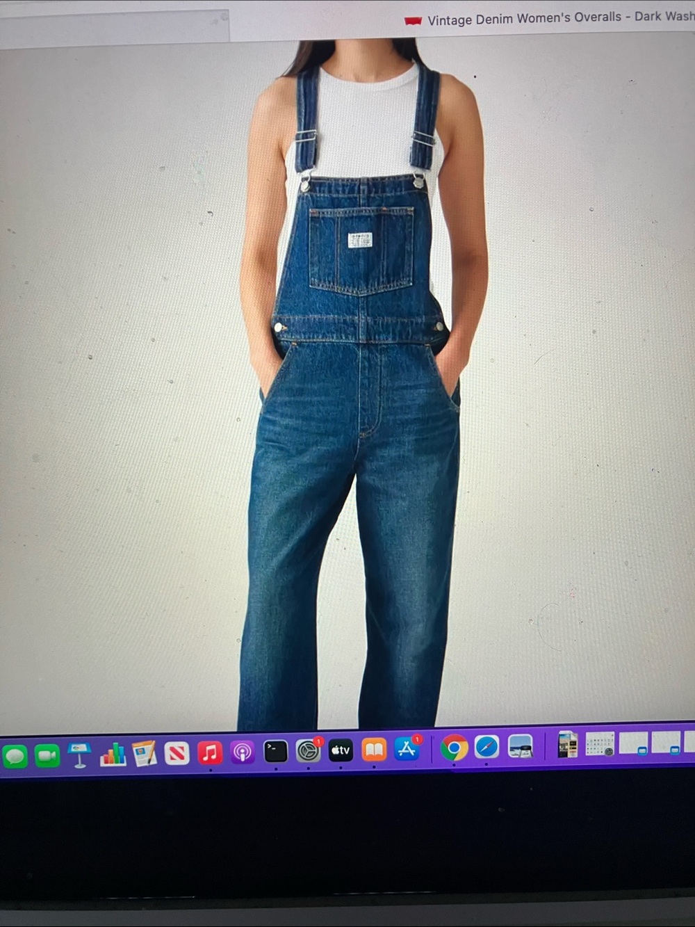 Levi's woman size small  new with tags